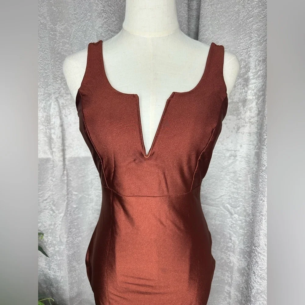Haute Monde Sleeveless V-Cut Bodycon Dress in Brown Sz M